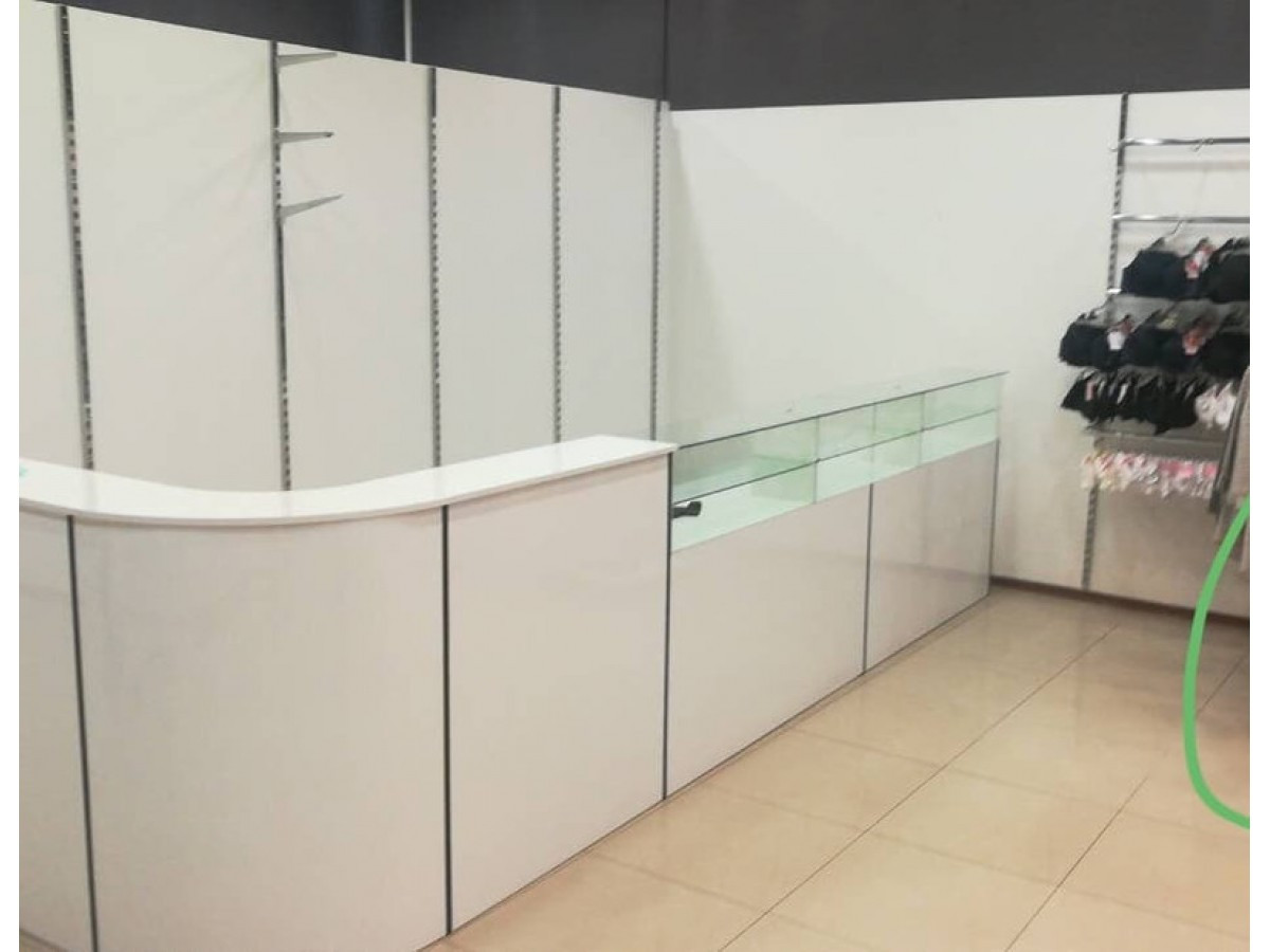 Торговая мебель Лонан на заказ в Армянске фотография